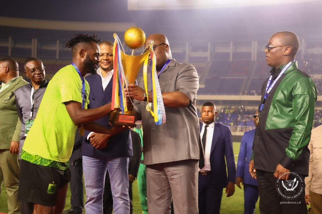 COUPE DU CONGO :  Le Président Félix Tshisekedi a remis le trophée à l’AS Vita Club