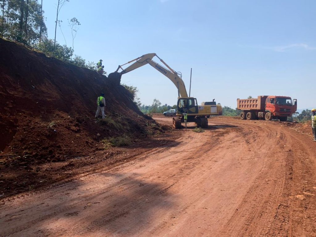Sud-Kivu : Le guichet d’économie locale lance les travaux de réhabilitation de la RN5 grâce à la coopération suisse