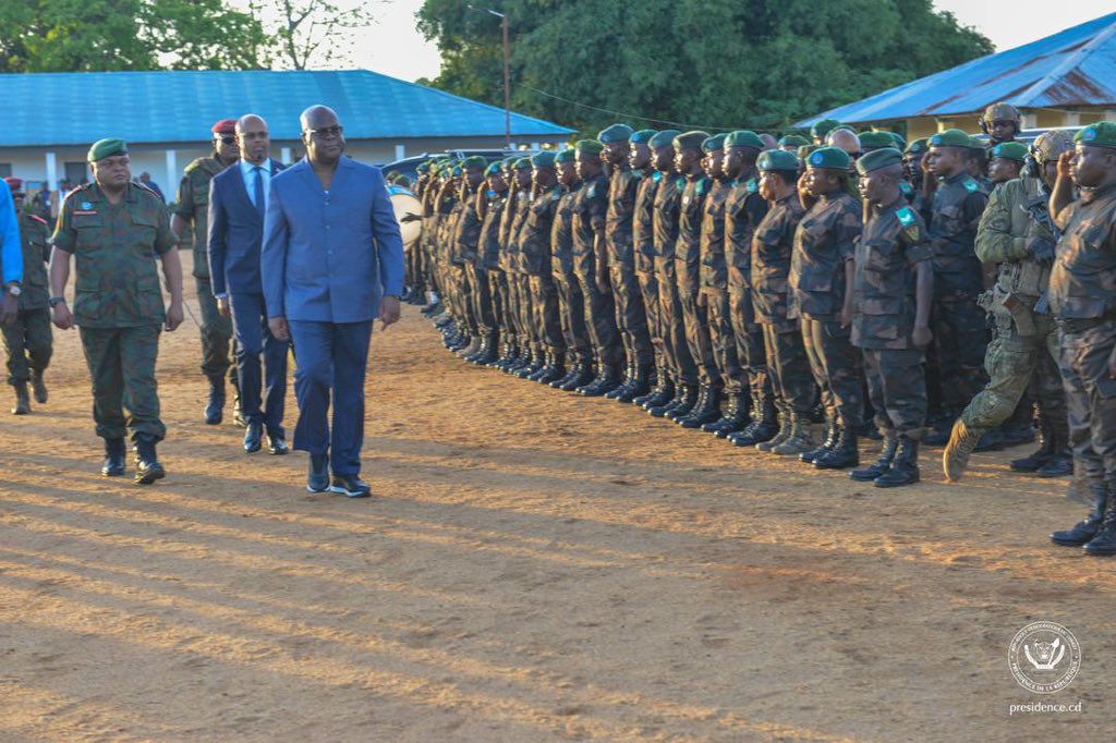 KISANGANI – FARDC : le chef de l’État s’est recueilli au mausolée du lieutenant-gfénéral Bahuma