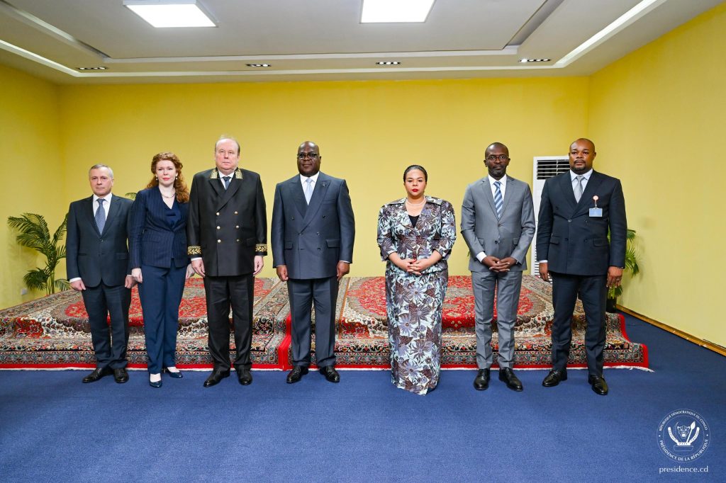 Félix Tshisekedi reçoit les lettres de créance de nouveaux ambassadeurs de la Russie et de l’Inde